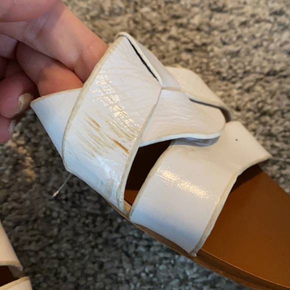 While Zara slides size 8.5 (39) - Picture 2 of 4